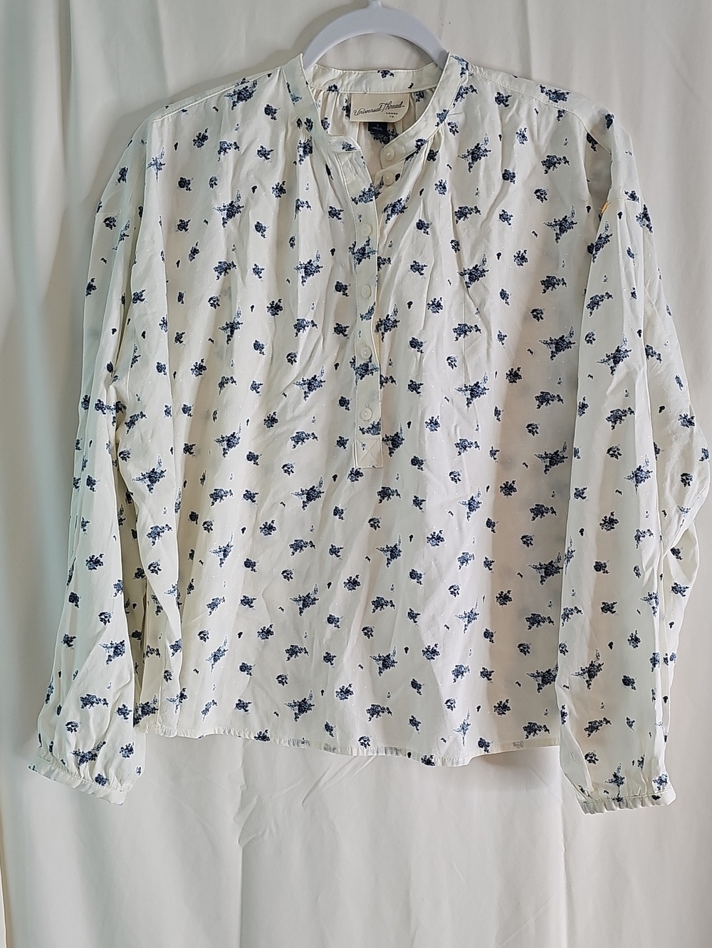 Universal Thread  White Floral Pintuck Long-Sleeve Blouse